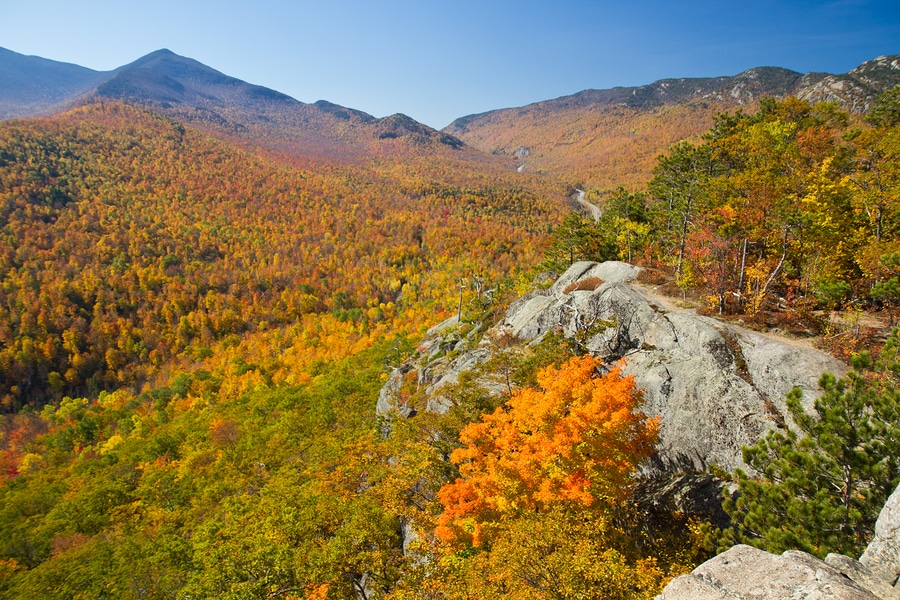 Fall Foliage Sightseeing :: Upstate New York Inn - Adirondack Hotel, Friends Lake Inn