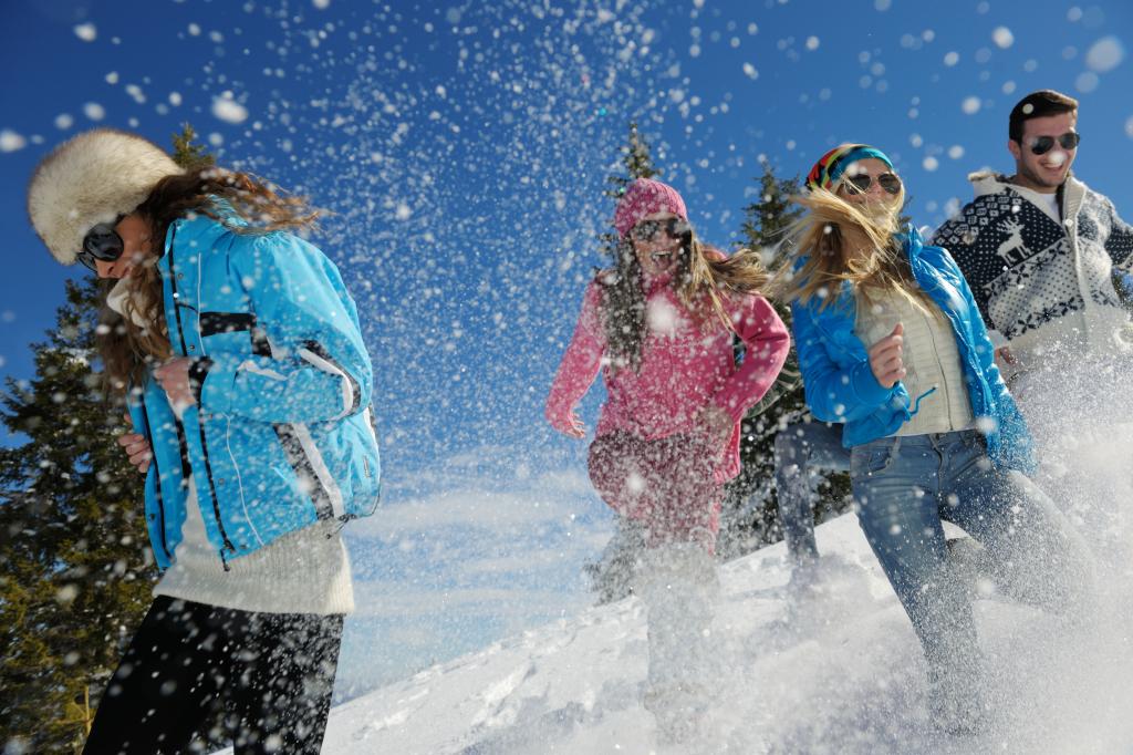 Winter Packages :: New York Snowshoeing & More - Adirondack Hotel, Friends Lake Inn
